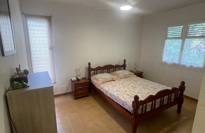 Grand T4 avec fort-potentiel &agrave; acheter &agrave; Rivi&egrave;re-Sal&eacute;e