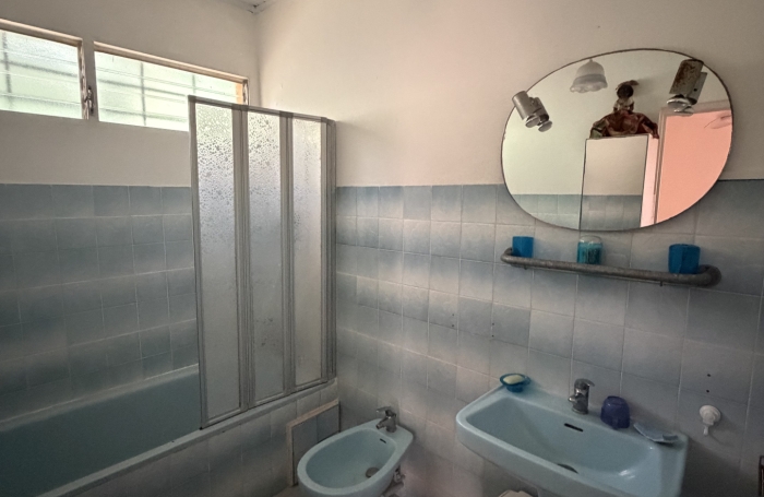 Grand T4 avec fort-potentiel &agrave; acheter &agrave; Rivi&egrave;re-Sal&eacute;e