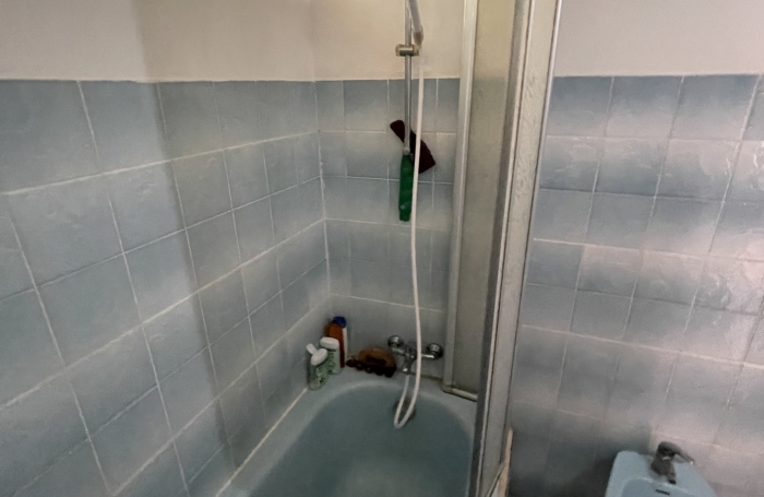 Grand T4 avec fort-potentiel &agrave; acheter &agrave; Rivi&egrave;re-Sal&eacute;e