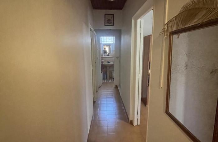 Grand T4 avec fort-potentiel &agrave; acheter &agrave; Rivi&egrave;re-Sal&eacute;e