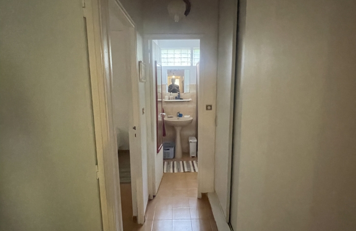 Grand T4 avec fort-potentiel &agrave; acheter &agrave; Rivi&egrave;re-Sal&eacute;e