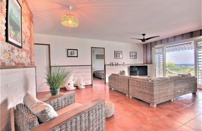 HAUT DE VILLA T5 meubl&eacute; PISCINE ET VUE MER