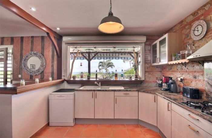 HAUT DE VILLA T5 meubl&eacute; PISCINE ET VUE MER