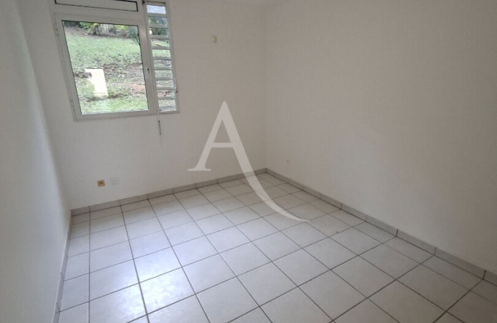 Vente Appartement 60.72m&sup2; 3 pi&egrave;ces Fort de france