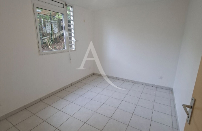 Vente Appartement 60.72m&sup2; 3 pi&egrave;ces Fort de france