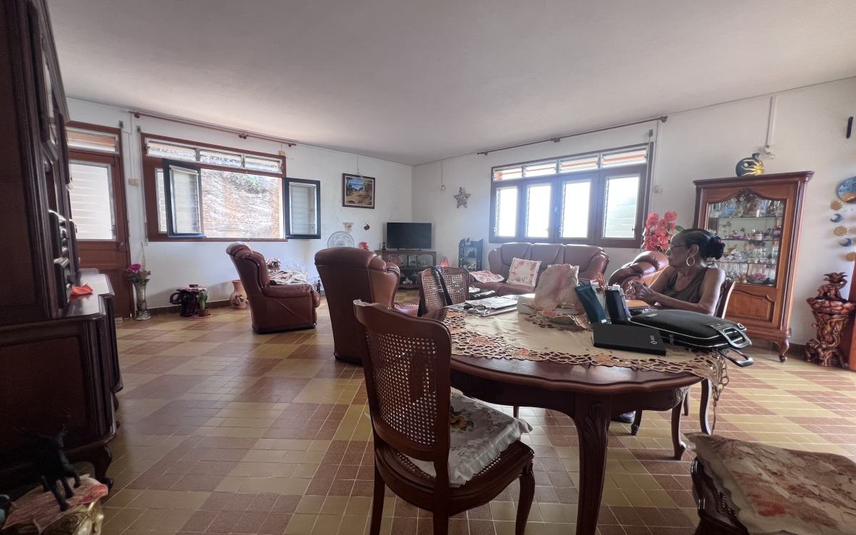  Trinit&eacute; bourg- Villa 4 chambres avec grands volumes - 405K&euro;