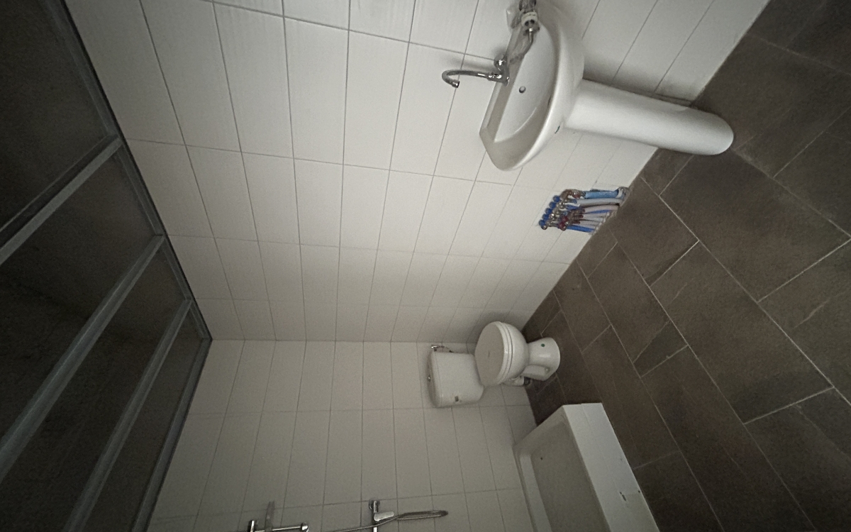 Rivi&egrave;re Pilote - Local professionnel 96 m&sup2; - 2400&euro; HT/Mois