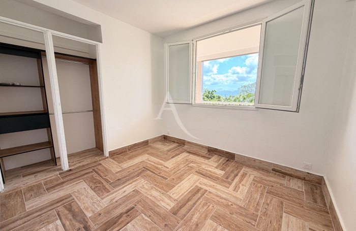 Vente Maison 250m&sup2; 7 pi&egrave;ces Le Lamentin