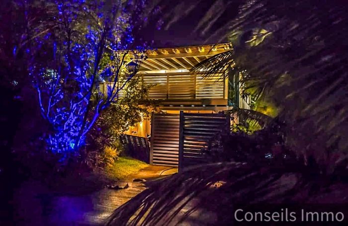 Villa duplex T5 + T3 locatif, piscine, vue mer - Morne Courbaril - Le Marin