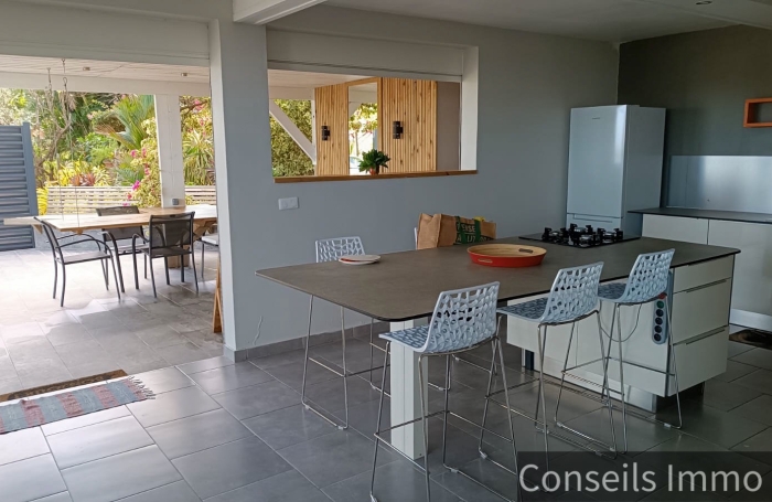 Villa duplex T5 + T3 locatif, piscine, vue mer - Morne Courbaril - Le Marin