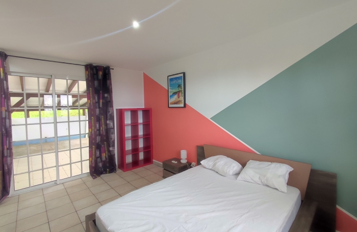 Belle maison T4 meubl&eacute;e + Studio