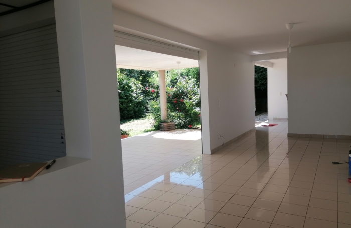 Villa avec vue d&eacute;gag&eacute;e sur les ilets du Robert