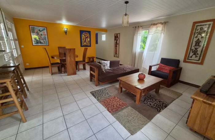 Maison F4 meubl&eacute; avec terrasse, piscine et carbet au bourg des Trois-ilets