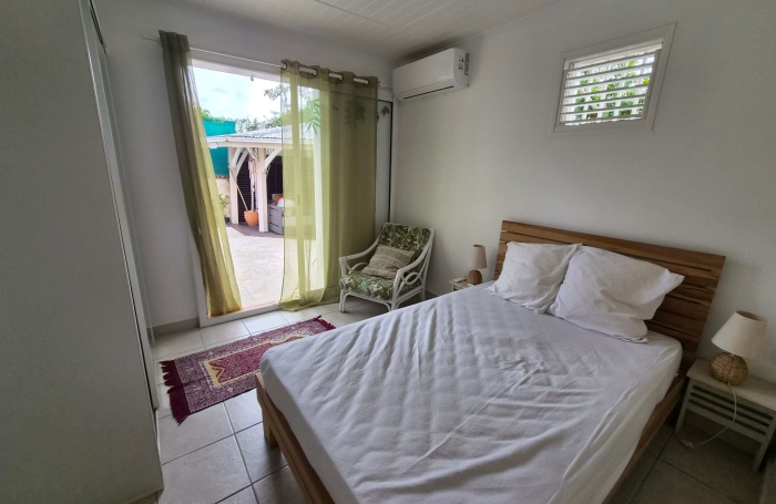 Maison F4 meubl&eacute; avec terrasse, piscine et carbet au bourg des Trois-ilets