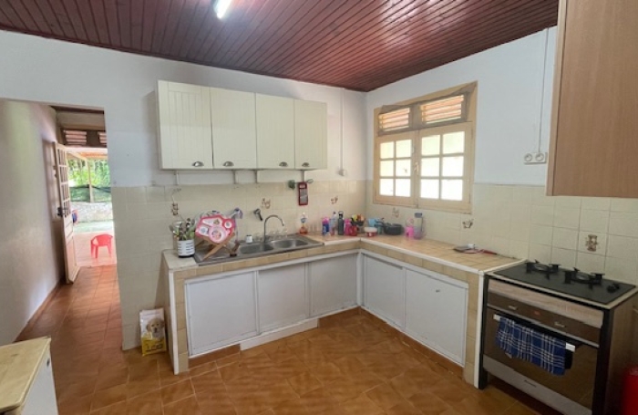 Grande maison F4 de plein pied - AJOUPA BOUILLON