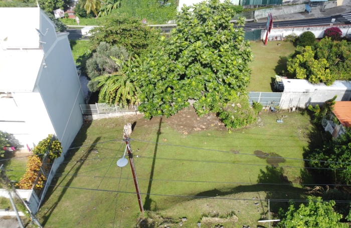 Terrain constructible 351 m2 - Schoelcher
