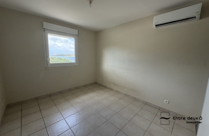Vente Appartement 55.74m&sup2; 3 pièces La Trinit&eacute;