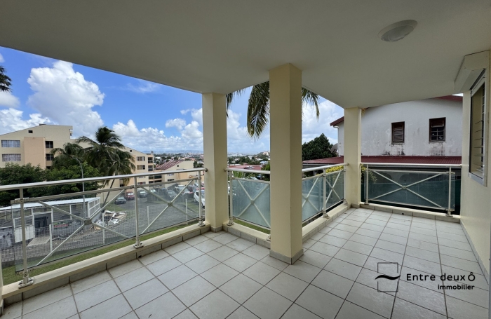 Vente Appartement 61.69m&sup2; 3 pièces Fort de france