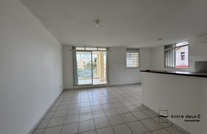 Vente Appartement 61.69m&sup2; 3 pièces Fort de france
