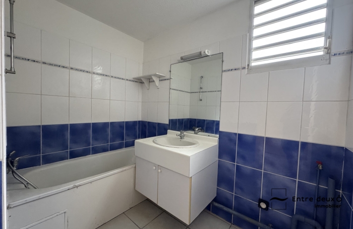 Vente Appartement 61.69m&sup2; 3 pièces Fort de france