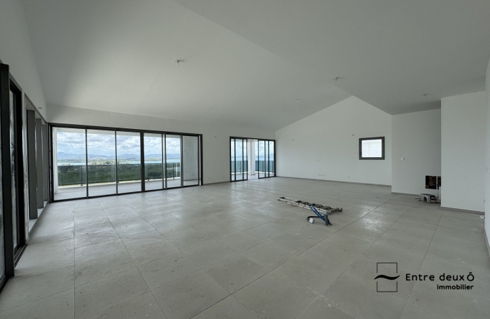 Vente Appartement 237.80m&sup2; 4 pièces Fort de france