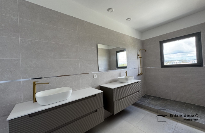 Vente Appartement 237.80m&sup2; 4 pièces Fort de france