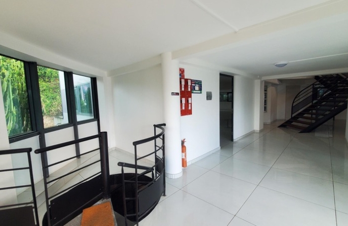 Location Bureaux 13m&sup2; 1 pièce Fort de france