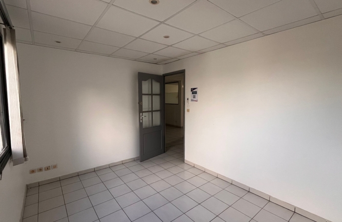 Location Bureaux 12m&sup2; Le Lamentin