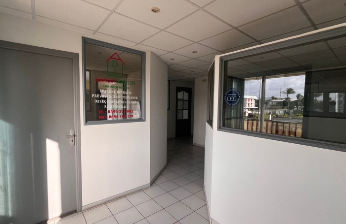 Location Bureaux 12m&sup2; Le Lamentin