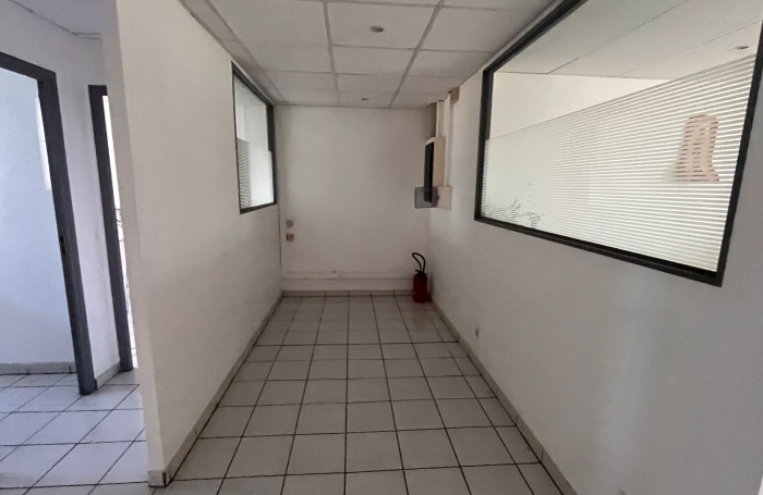 Location Bureaux 12m&sup2; Le Lamentin