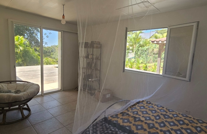 Belle maison F4 en dur avec piscine, jardin au calme dans la nature