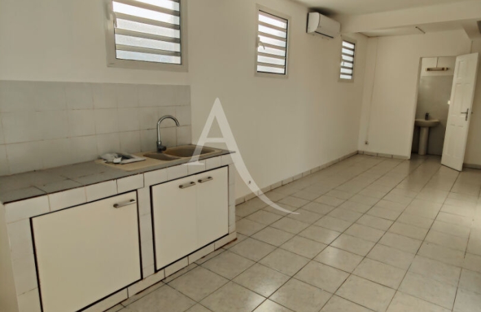 Location Appartement 24.42m&sup2; 1 pi&egrave;ce Le Robert