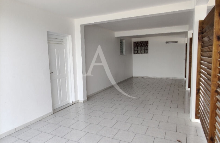 Location Appartement 24.42m&sup2; 1 pi&egrave;ce Le Robert