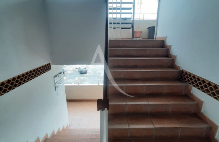 Location Bureaux 123m&sup2; 4 pi&egrave;ces Le Lamentin