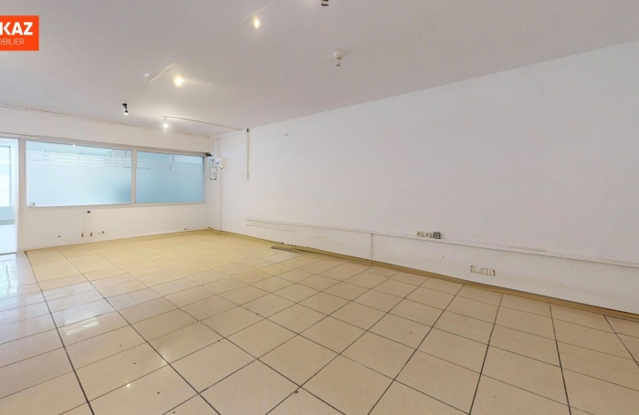 Location Local commercial 87.90m&sup2; 2 pièces Saint-Pierre
