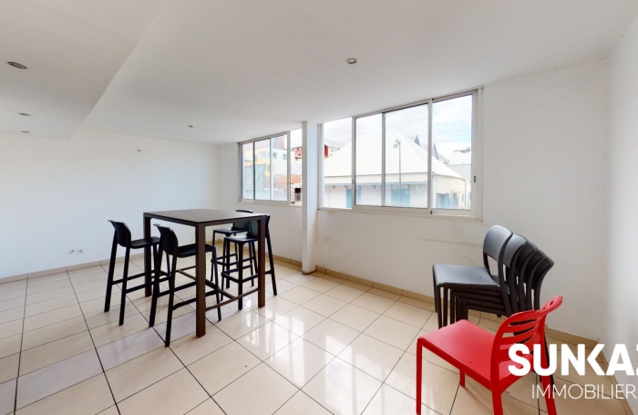Location Local commercial 87.90m&sup2; 2 pièces Saint-Pierre