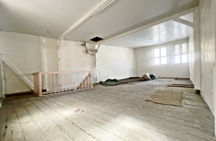 IMMEUBLE SUR 3 NIVEAUX - CENTRE VILLE FORT-DE-FRANCE