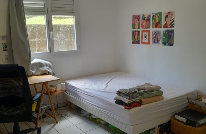Joli T3 meubl&eacute; avec terrasse et jardinet -ACAJOU