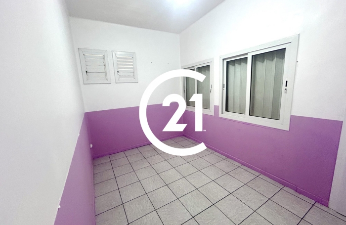 Location Appartement 77.00m&sup2; 3 pièces Sainte Marie