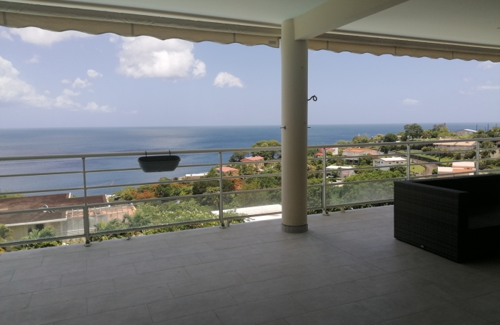 Schoelcher : immense appartement avec terrasse 3 pi&egrave;ces en location