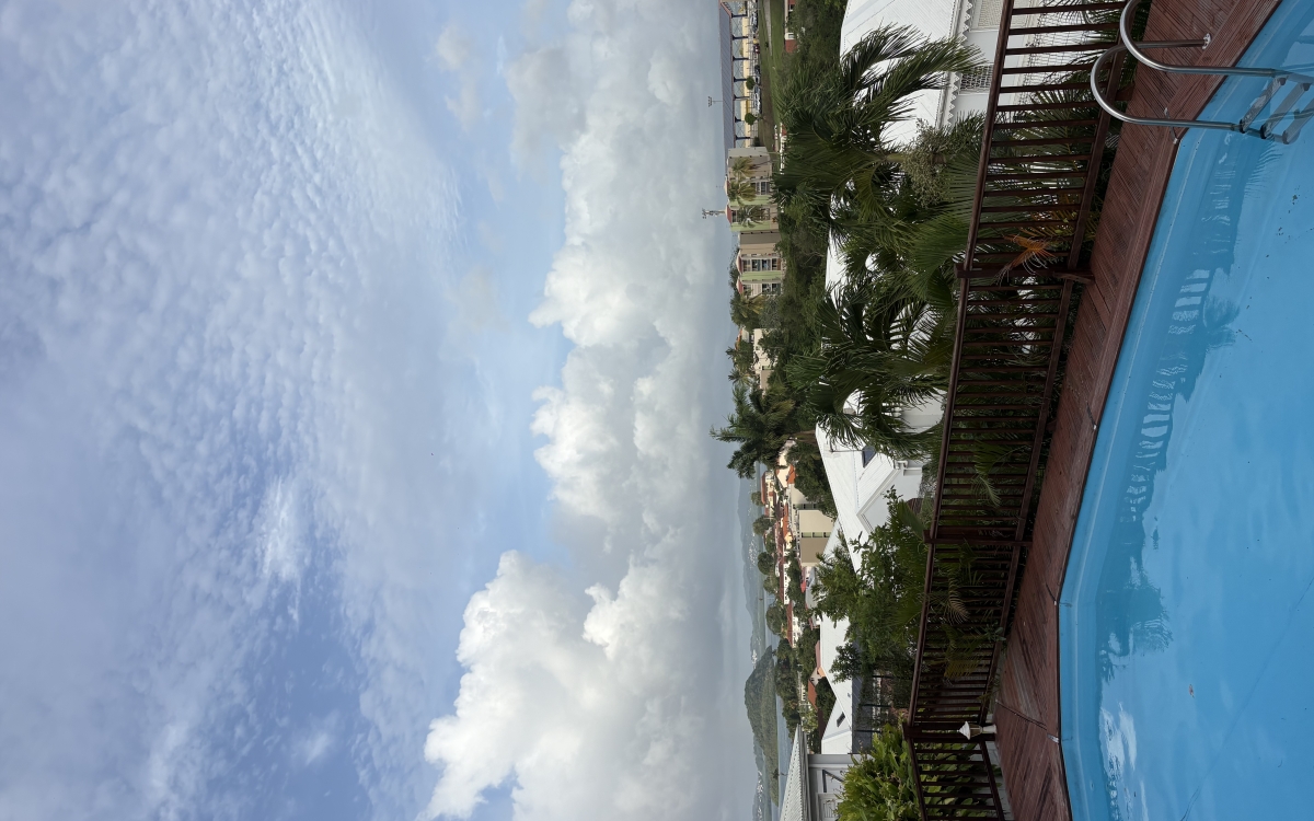 VILLA DE 3 LOGEMENTS INDEPENDANTS - TROIS ILETS : 550 000 &euro;