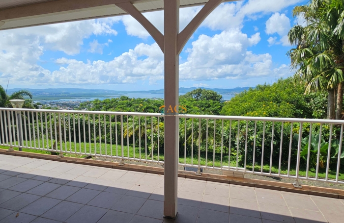 Lumineux F2 avec vue mer dans r&eacute;sidence senior