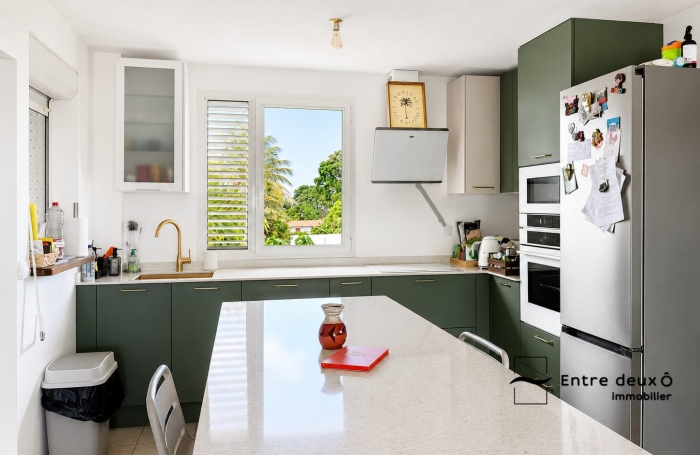 Vente Appartement 84.49m&sup2; 4 pièces Fort de france
