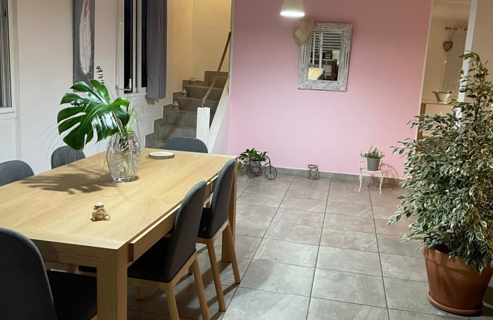 Immense maison &agrave; vendre avec 4 chambres &agrave; Saint-Joseph