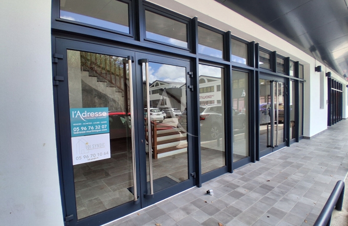 Location Bureaux 71.2m&sup2; Ducos