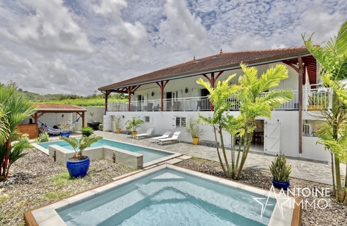EXCLUSIVITE -  PROPRIETE D'EXCEPTION -  JARDIN DE 8790 M2