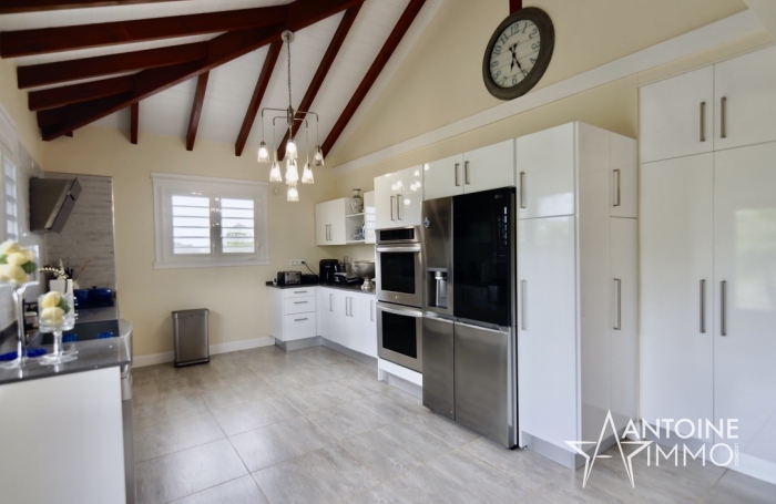 EXCLUSIVITE -  PROPRIETE D'EXCEPTION -  JARDIN DE 8790 M2