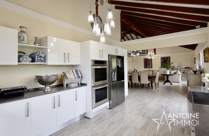 EXCLUSIVITE -  PROPRIETE D'EXCEPTION -  JARDIN DE 8790 M2