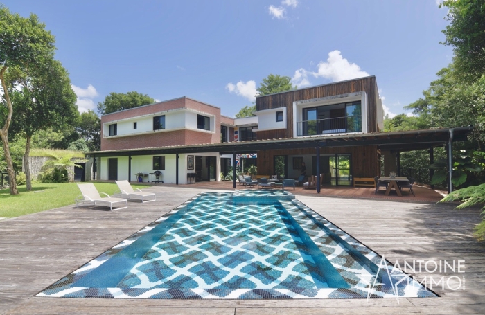PROPRIETE D&rsquo;EXCEPTION - FORT DE FRANCE   SUR 7 HECTARES