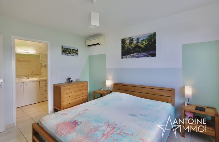 EXCLUSIVITE - VILLA AVEC APPARTEMENT - PLAGE A PIED - 680 000 &euro;